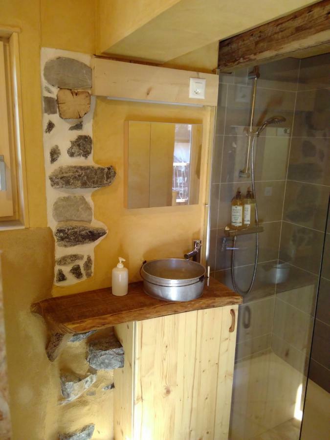 Element-Terre Hotell Aigle Eksteriør bilde